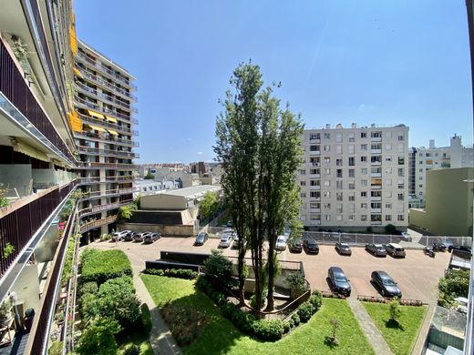 Apartment / Etagenwohnung in Boulogne-Billancourt, Hauts-de-Seine