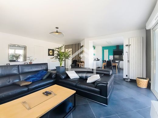 Luxury home in Pessac, Gironde