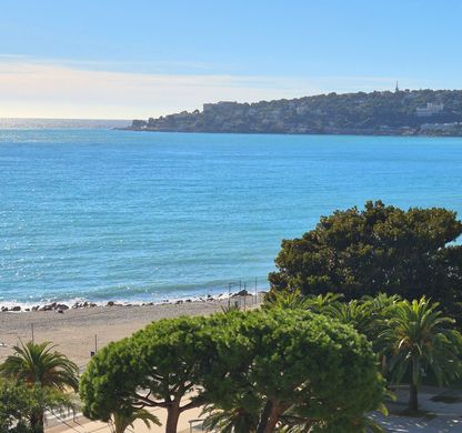 Menton, Alpes-Maritimesのアパートメント