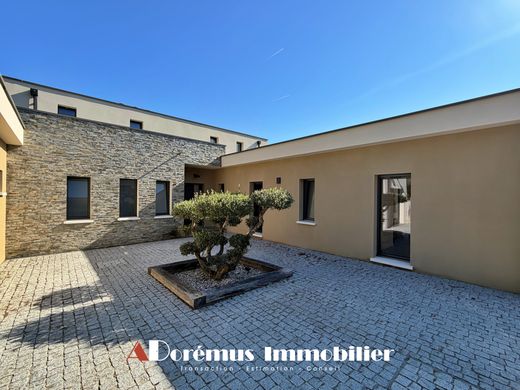 Luxury home in Fargues-Saint-Hilaire, Gironde