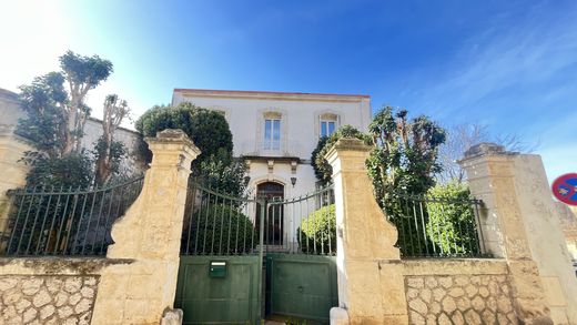 ‏בתי יוקרה ב  Montbazin, Hérault