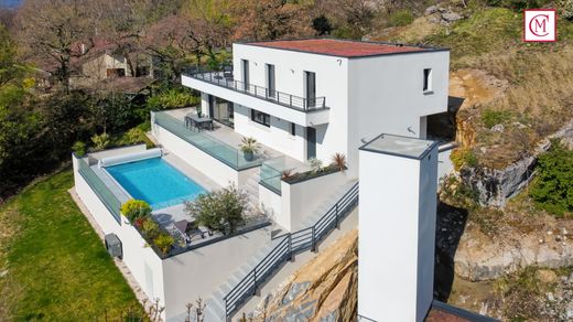 Willa w Fontanil-Cornillon, Isère