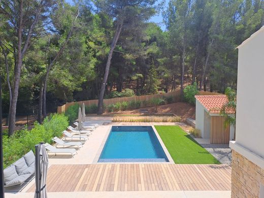 Luxury home in Saint-Cyr-sur-Mer, Var