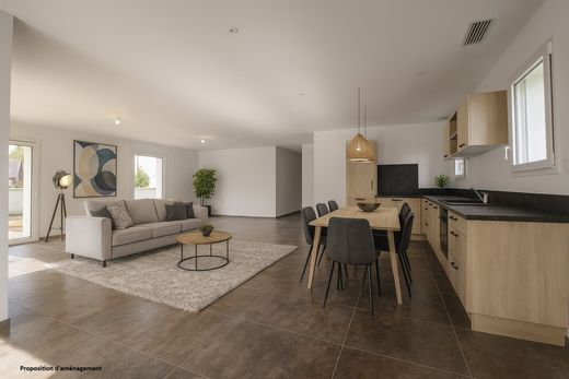 Villa in Saint-Jean-le-Vieux, Pyrénées-Atlantiques