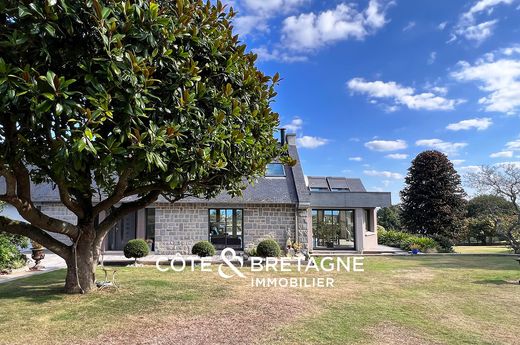 Luxury home in Étables-sur-Mer, Côtes-d'Armor