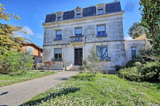 Luxe woning in Montendre, Charente-Maritime