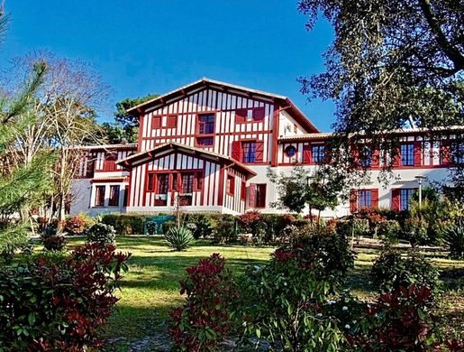 Apartment / Etagenwohnung in Arcachon, Gironde