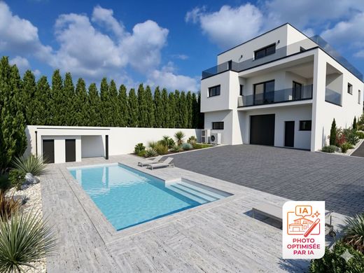 Luxury home in Saint-Donat-sur-l'Herbasse, Drôme