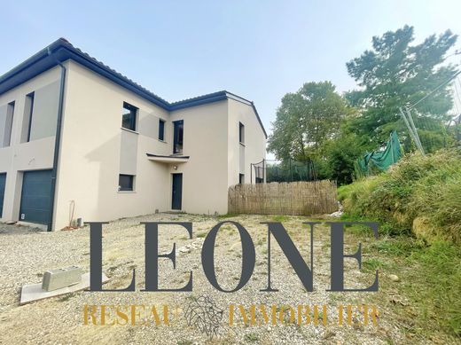 ‏בתי יוקרה ב  Chuzelles, Isère