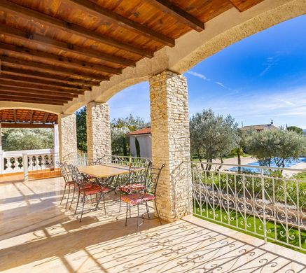 Элитный дом, Tavernes, Var