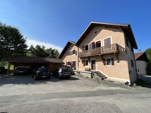 Peillonnex, Haute-Savoieの高級住宅