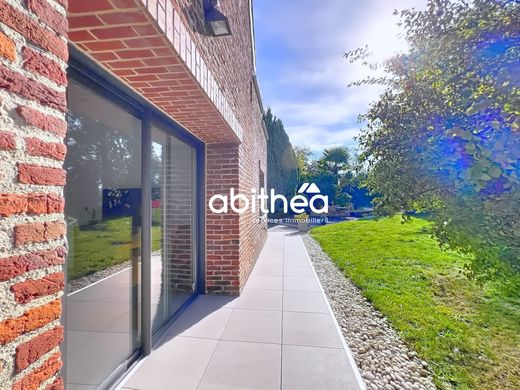 豪宅  瓦朗謝訥, North