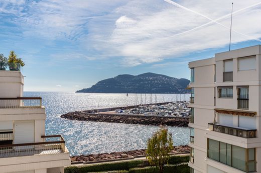 Appartamento a Mandelieu-la-Napoule, Alpi Marittime