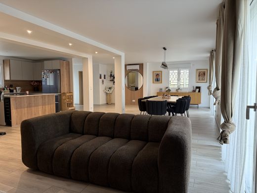 Casa de lujo en Sucy-en-Brie, Valle de Marne