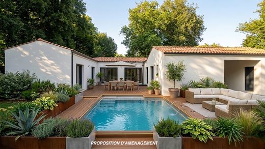 Luxury home in Breuillet, Charente-Maritime