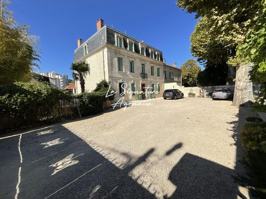 Casa di lusso a Agen, Lot-et-Garonne
