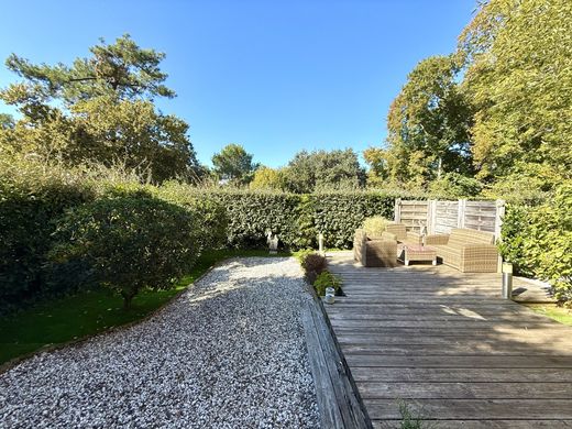 Apartment / Etagenwohnung in Arcachon, Gironde