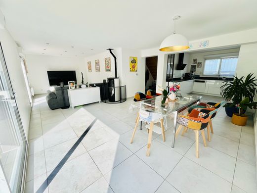 Luxus-Haus in Saint-Martin-Boulogne, Pas-de-Calais