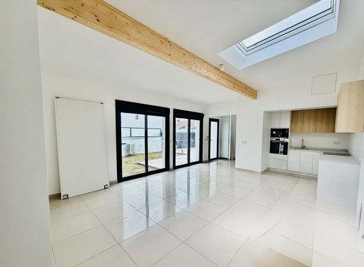 Элитный дом, Saint-Maur-des-Fossés, Val-de-Marne