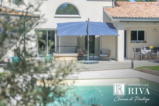 Luxury home in Latresne, Gironde