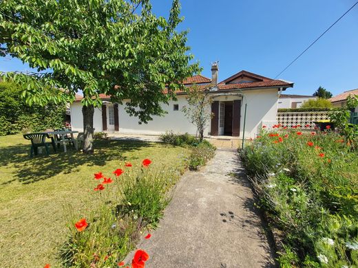 Luxury home in Cestas, Gironde