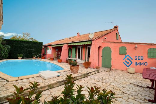Casa di lusso a Saint-Cyprien, Pirenei Orientali
