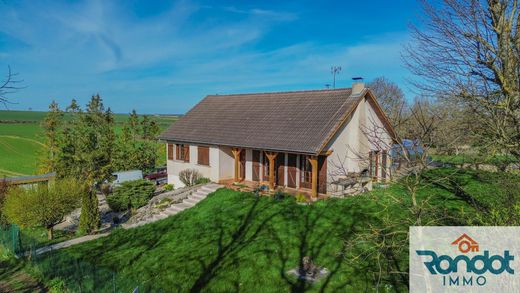 Luxus-Haus in Marsannay-le-Bois, Cote d'Or