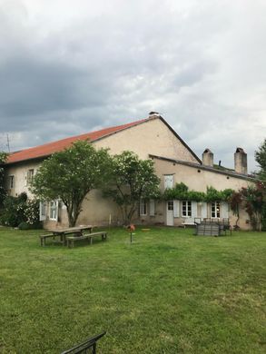 Rural or Farmhouse in Vahl-lès-Bénestroff, Moselle