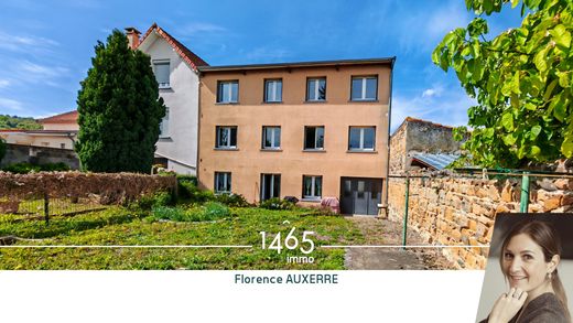 Luxury home in Les Martres-de-Veyre, Puy-de-Dôme