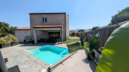 la Roca d'Albera, Pyrénées-Orientalesのヴィラ