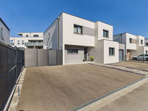 Luxus-Haus in Sierentz, Haut-Rhin