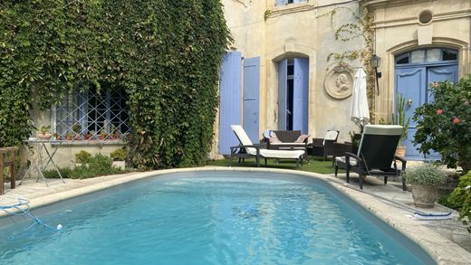 Saint-Gilles, Gardの高級住宅