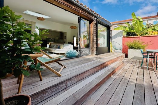 ‏בתי יוקרה ב  לה רושל, השראנט הימי