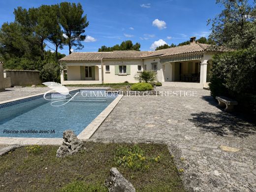 Casa di lusso a Pernes-les-Fontaines, Vaucluse