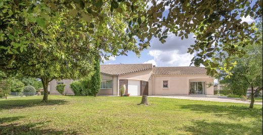 Luxury home in Casseneuil, Lot-et-Garonne