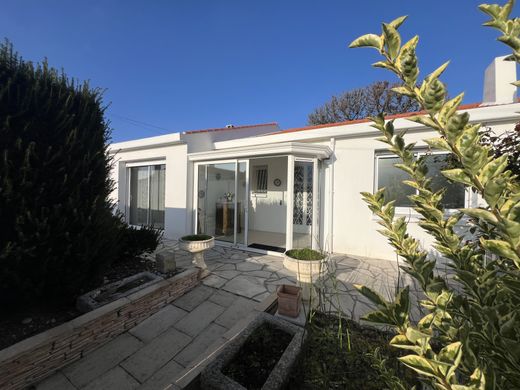 Luxury home in Les Sables-d'Olonne, Vendée