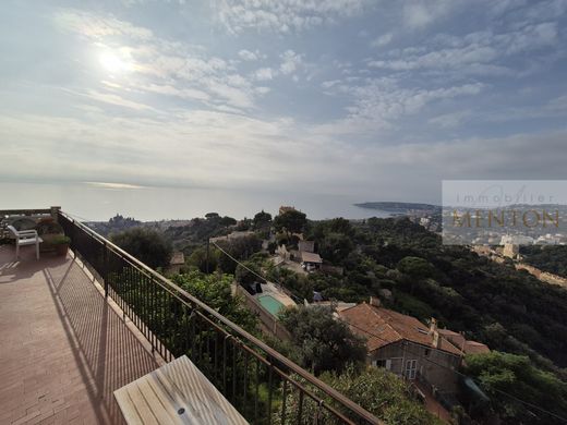 Apartment / Etagenwohnung in Menton, Alpes-Maritimes