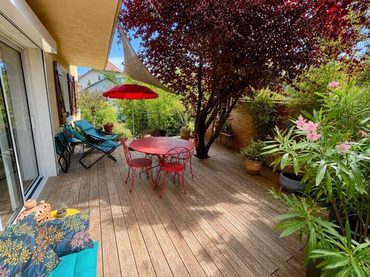 Luxury home in Ville-la-Grand, Haute-Savoie