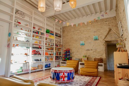 Luxury home in Bernis, Gard