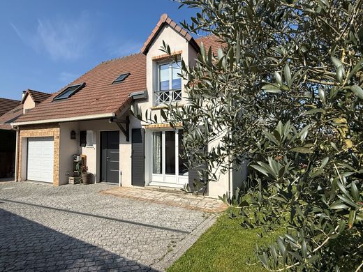 Casa di lusso a Morainvilliers, Yvelines