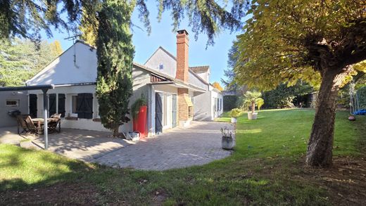 Luxury home in Marolles-en-Brie, Val-de-Marne