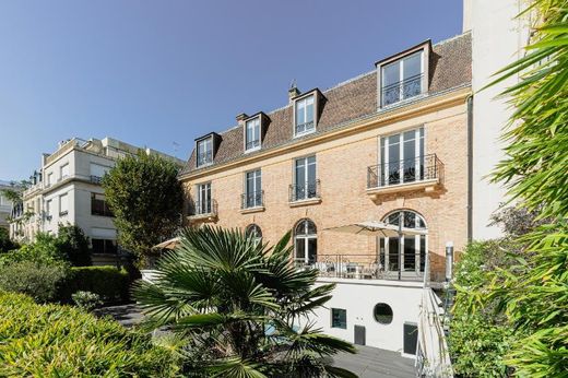 Casa de lujo en Neuilly-sur-Seine, Altos de Sena