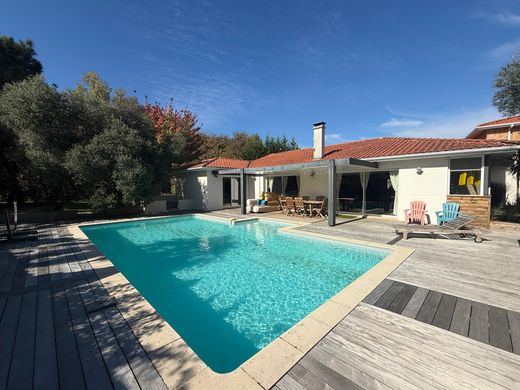 Maison de luxe à Salles, Gironde