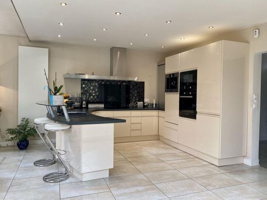 Casa de lujo en Osny, Valle de Oise