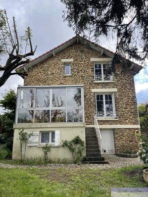 Maison de luxe à Sucy-en-Brie, Val-de-Marne