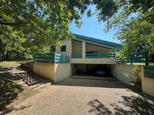 منزل ﻓﻲ Peaugres, Ardèche