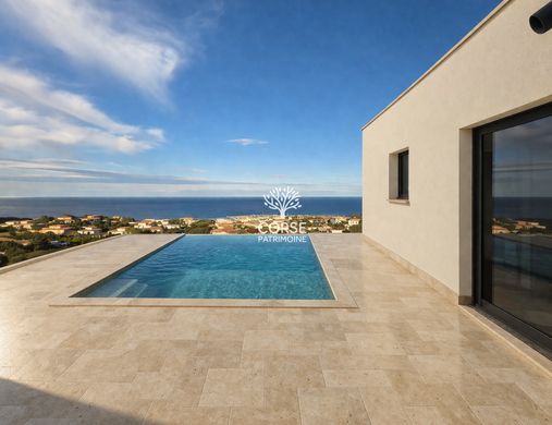 Casa di lusso a Sari-Solenzara, Corsica del Sud