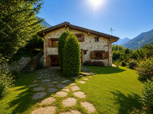Casa di lusso a Bozel, Savoia