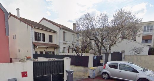 Luxury home in Issy-les-Moulineaux, Hauts-de-Seine