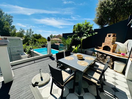 ‏בתי יוקרה ב  Saint-Mandrier-sur-Mer, Var